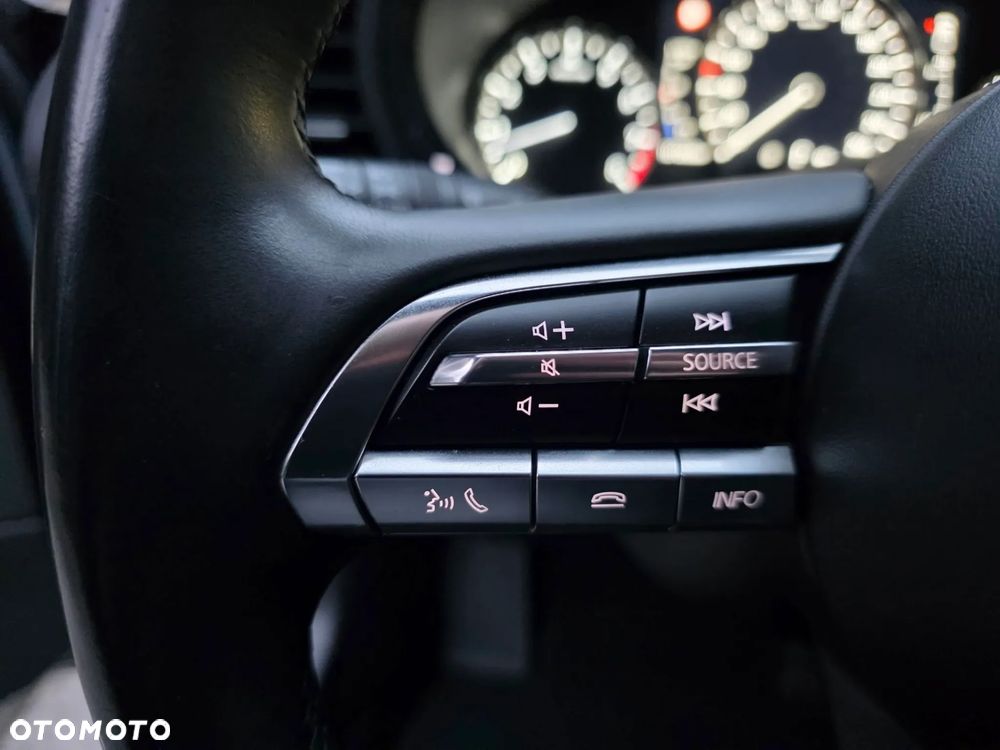 Mazda 3 2.0 mHEV Hikari - 27