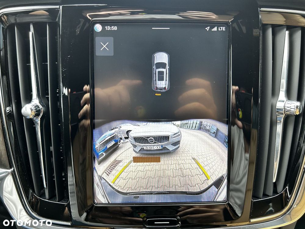 Volvo V90 Cross Country - 30