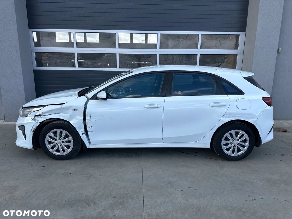 Kia Ceed - 8