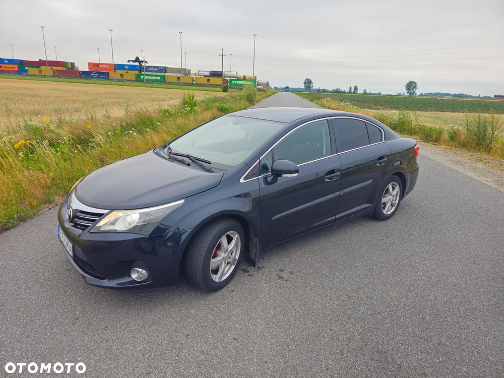 Toyota Avensis 1.8 Sol NAVI - 2