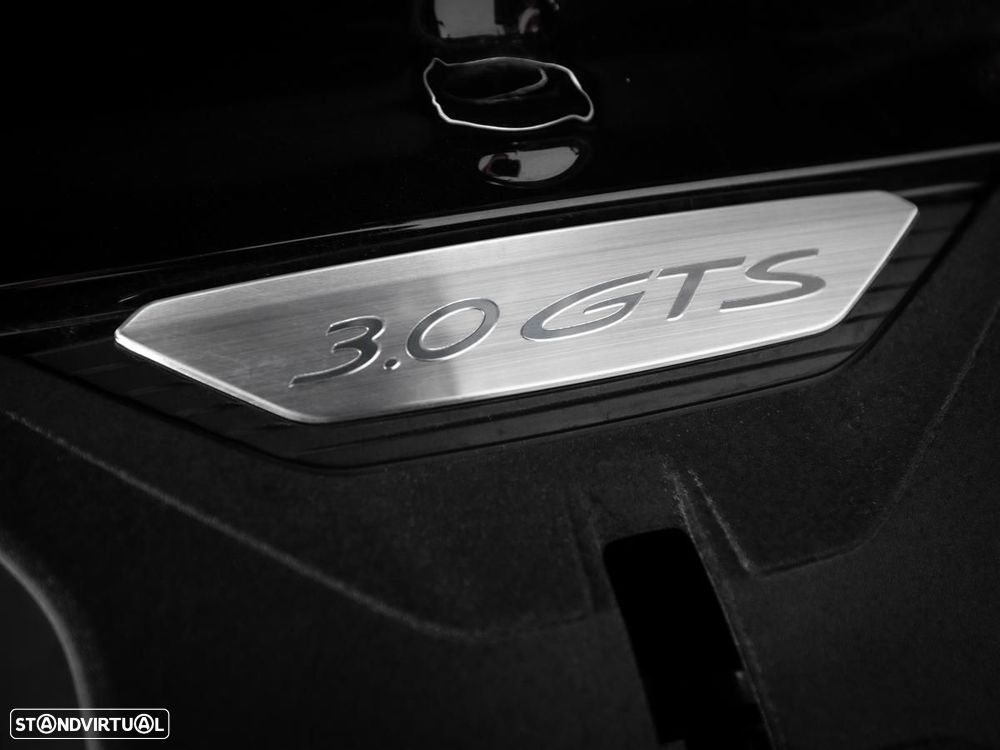 Porsche 911 (992) Carrera 4 GTS PDK - 18