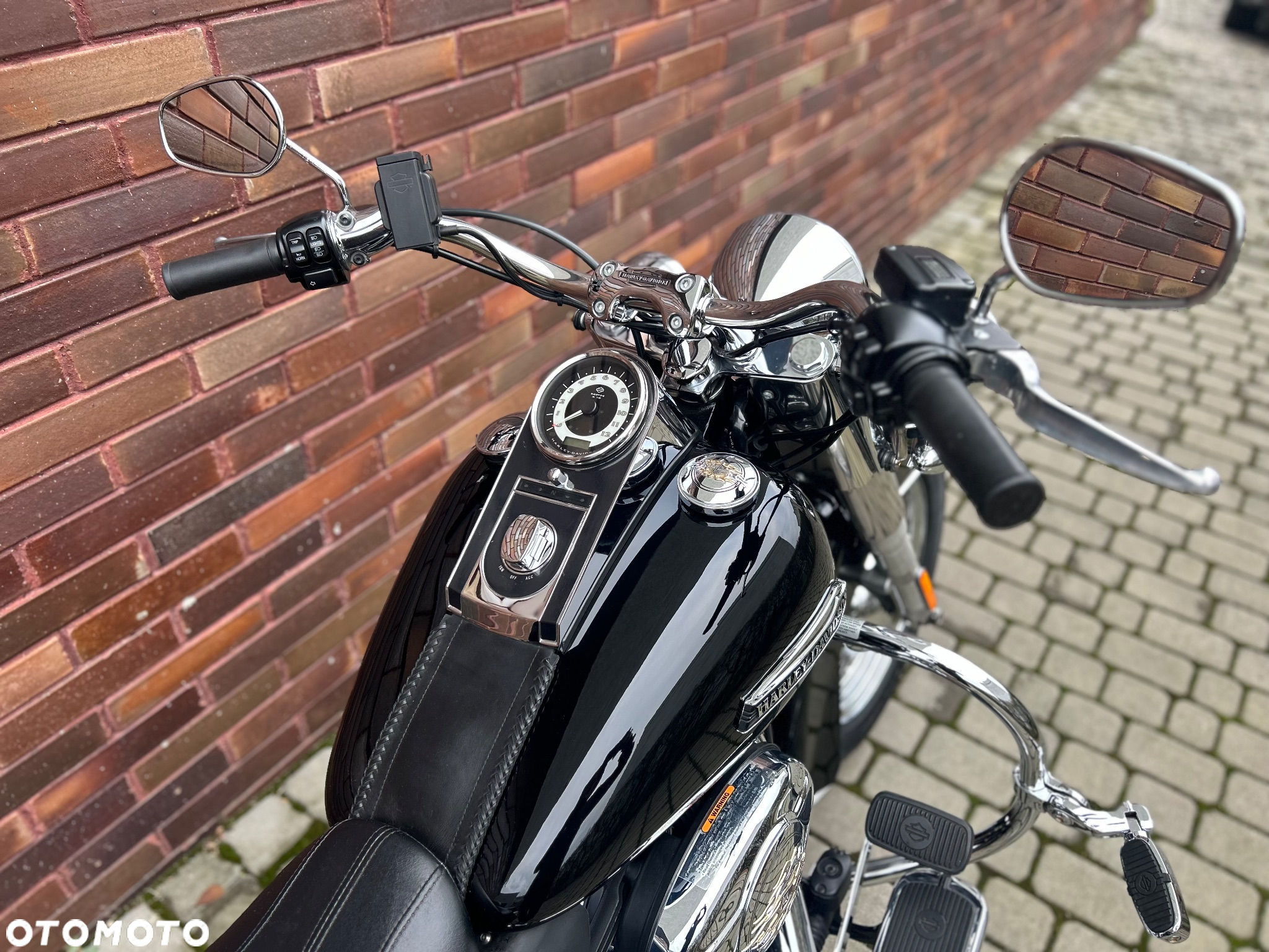 Harley-Davidson Softail Deluxe - 11