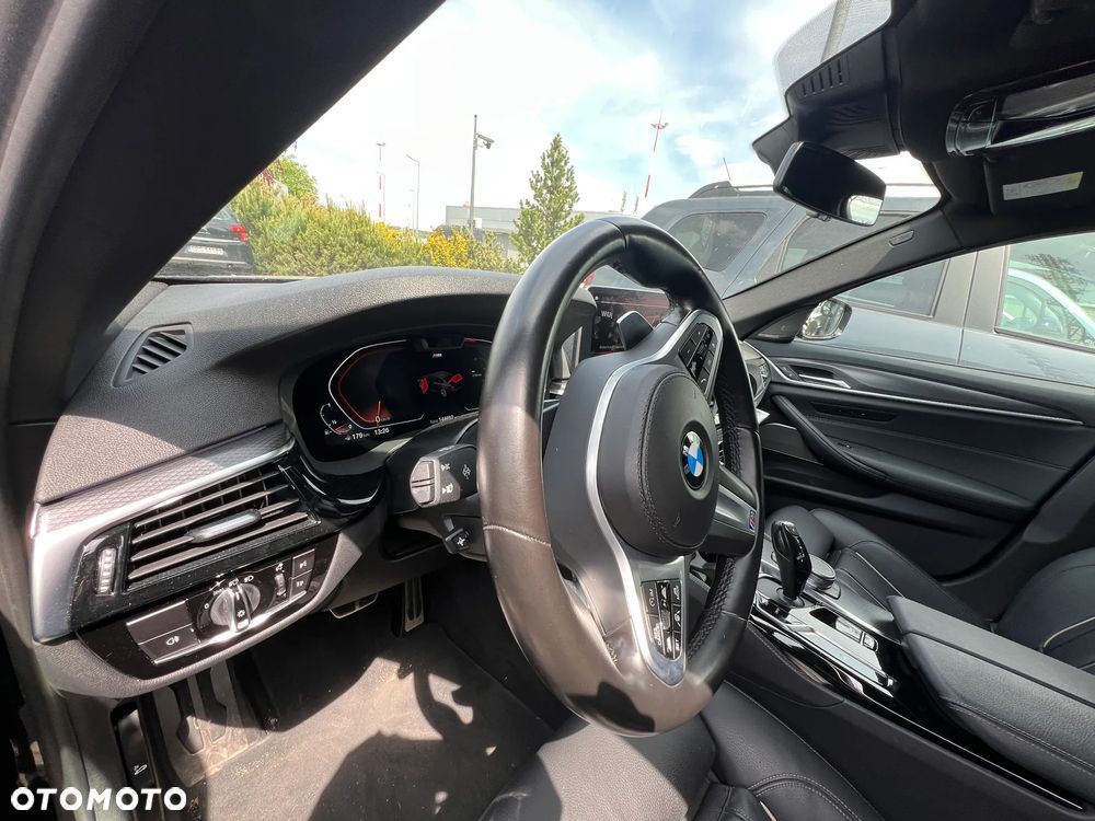 BMW Seria 5 540i xDrive mHEV M Sport sport - 22