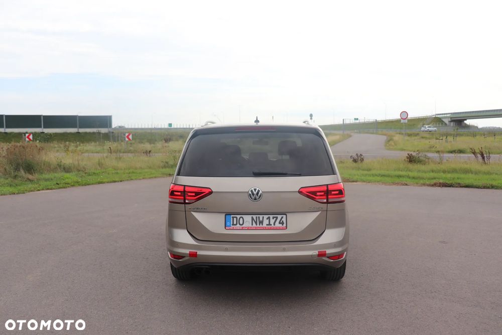 Volkswagen Touran 2.0 TDI BMT Highline - 8