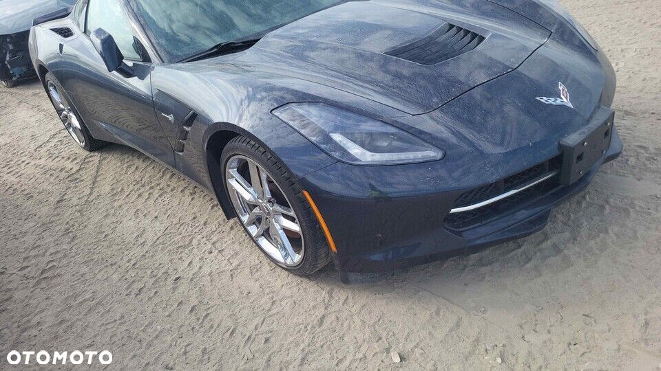 Chevrolet Corvette - 6