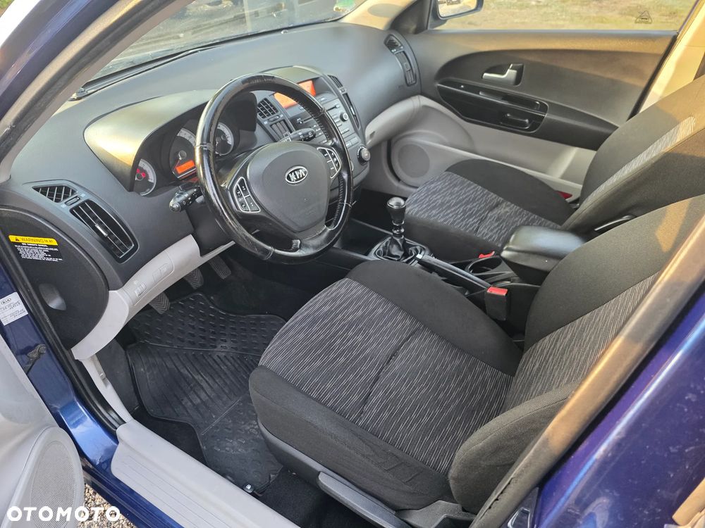 Kia Ceed 1.4 CVVT Attract - 3