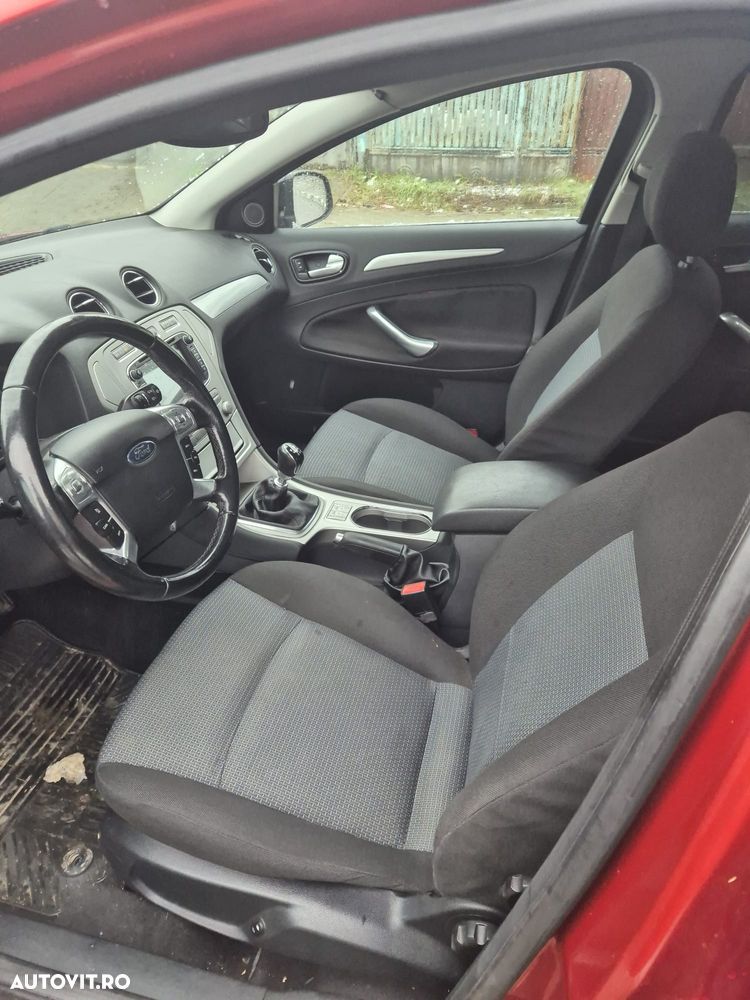Ford Mondeo 1.8 TDCi Ambiente - 9