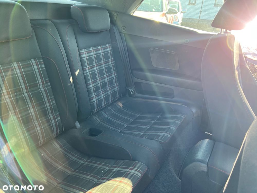 Volkswagen Golf - 14