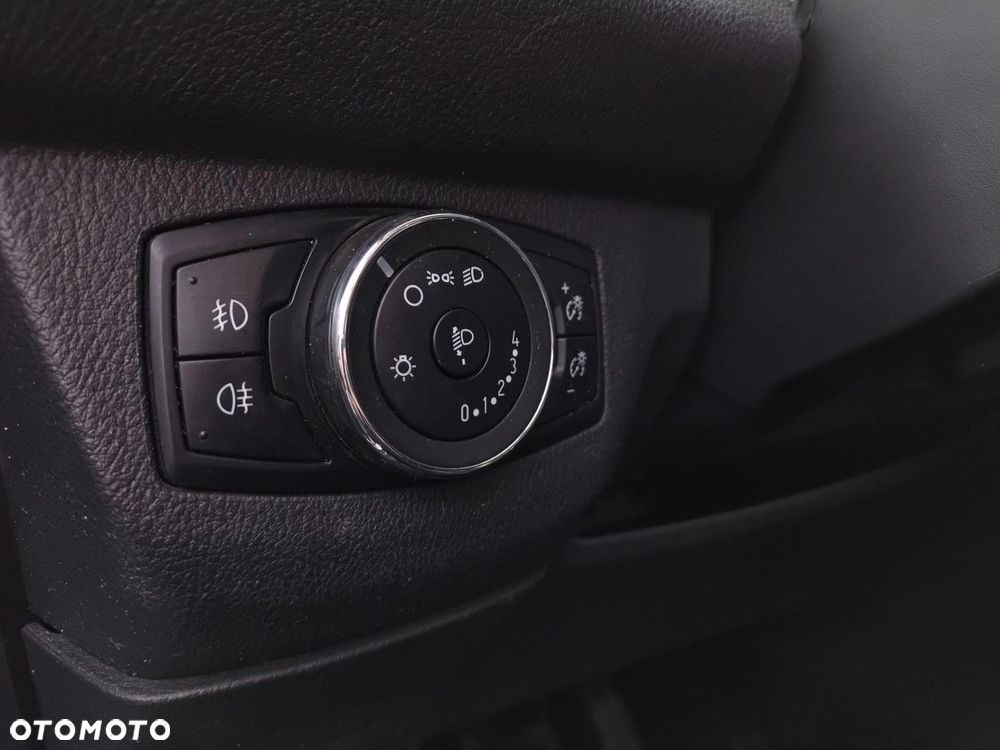 Ford Transit Courier - 11