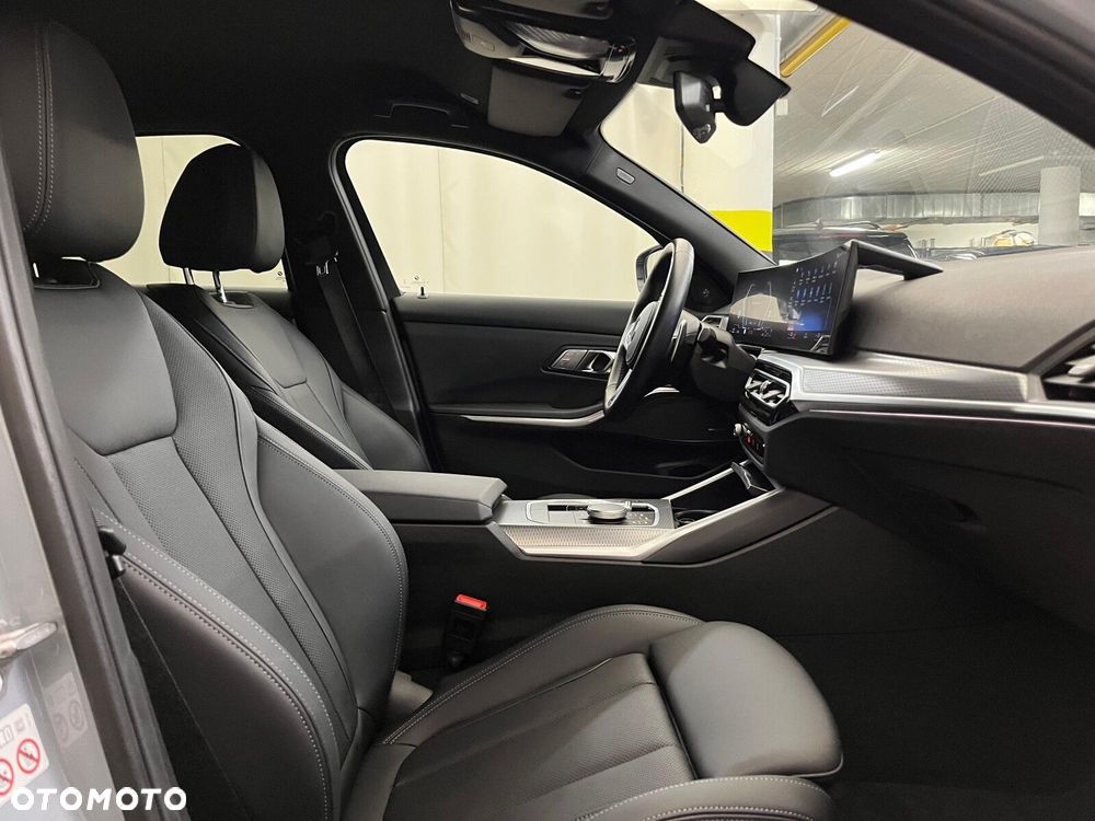 BMW Seria 3 320d xDrive M Sport sport - 36
