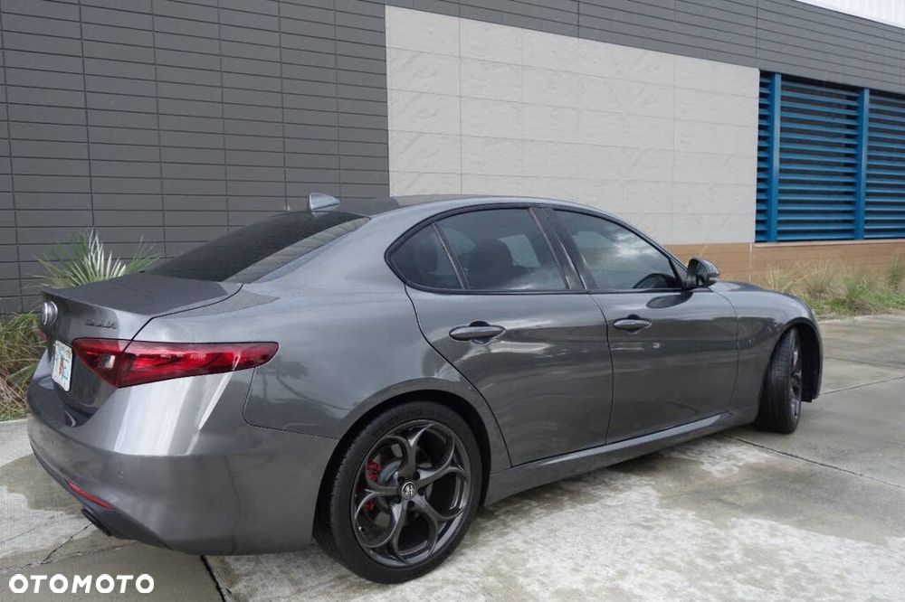 Alfa Romeo Giulia 2.0 Turbo TI Q4 - 5