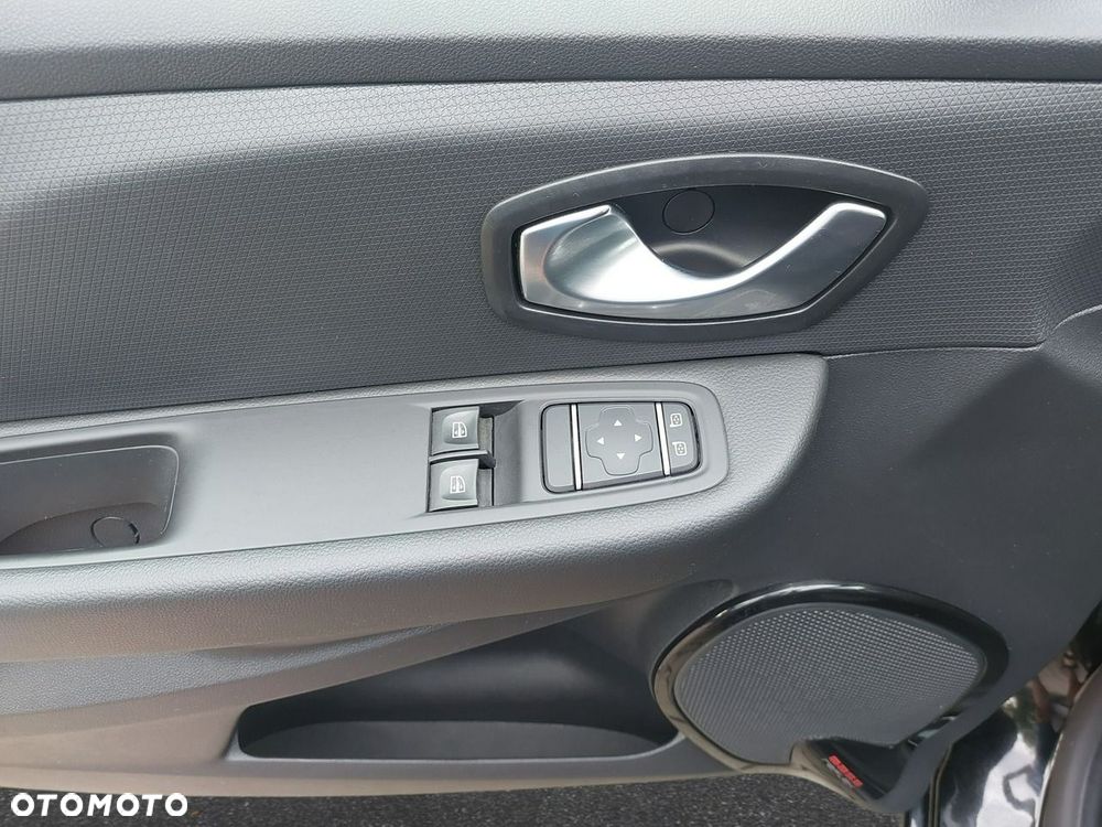 Renault Clio - 16