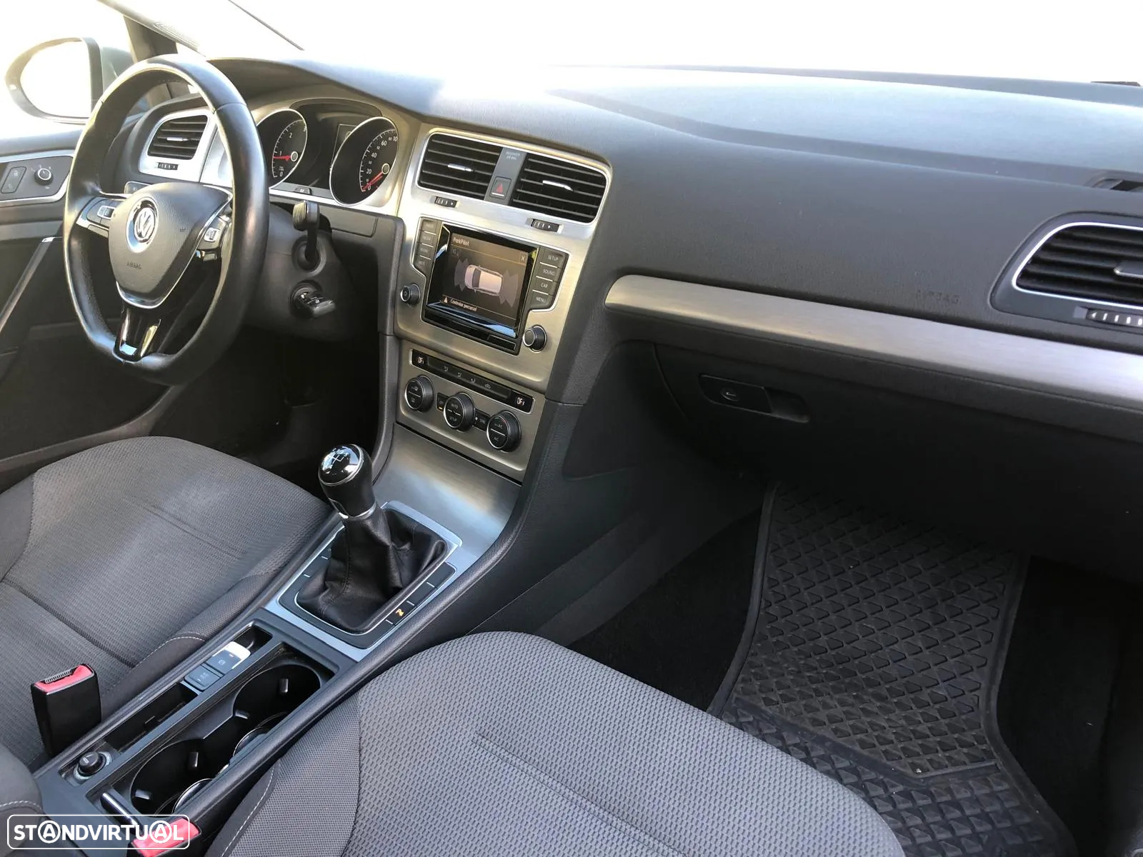 VW Golf Variant 1.6 TDi Confortline - 16