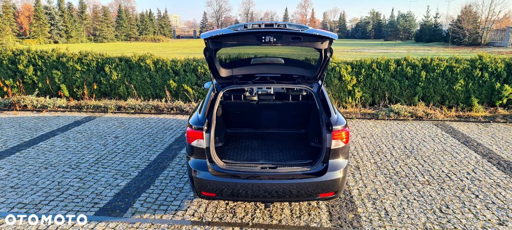 Toyota Avensis 1.8 Premium - 31