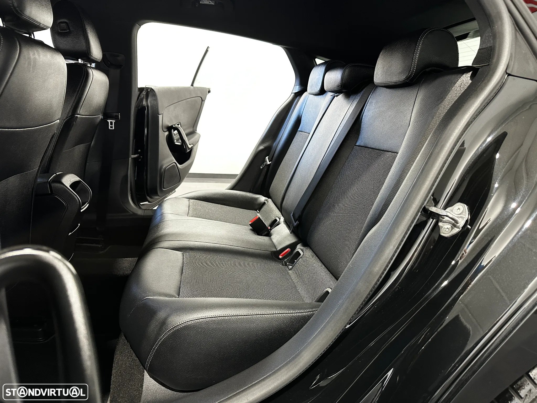 Mercedes-Benz CLA 180 d Shooting Brake Progressive Aut. - 44
