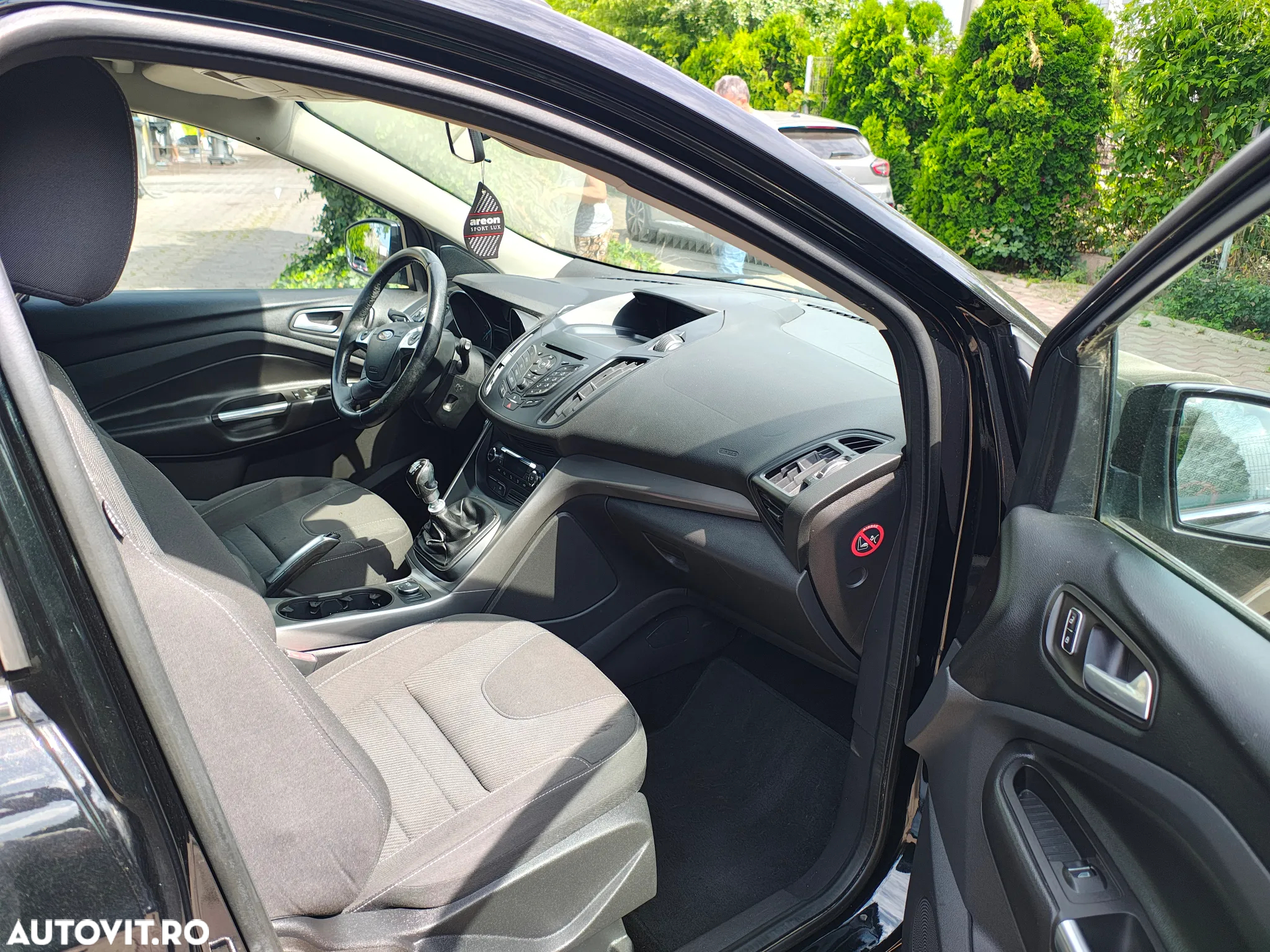 Ford Kuga 2.0 TDCi 2x4 Titanium - 8