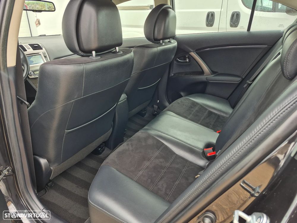 Toyota Avensis SD 2.0 D-4D Exclusive +GPS - 24