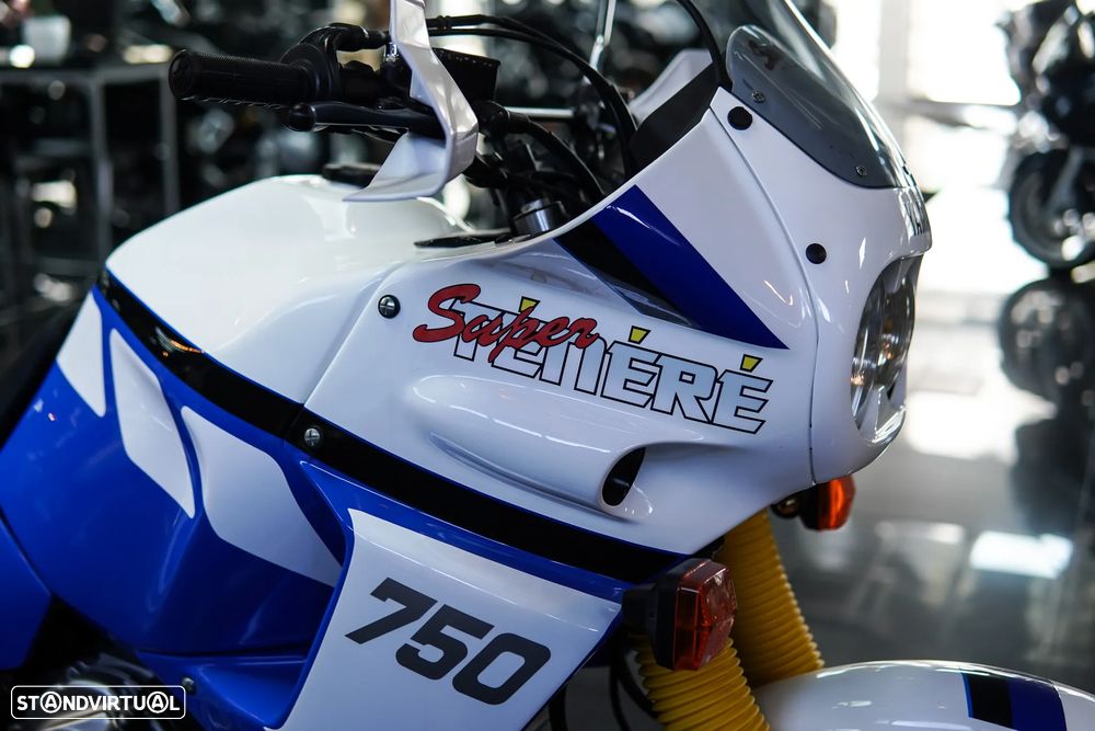 Yamaha XT750Z Super Tenere - 24