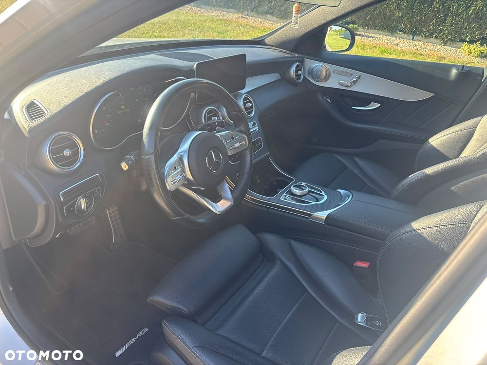Mercedes-Benz Klasa C 300 9G-TRONIC - 14