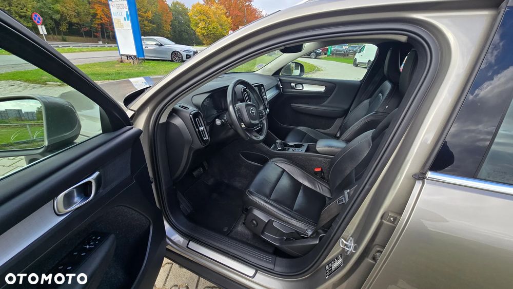Volvo XC 40 T5 Plug-In Hybrid Momentum Pro - 16