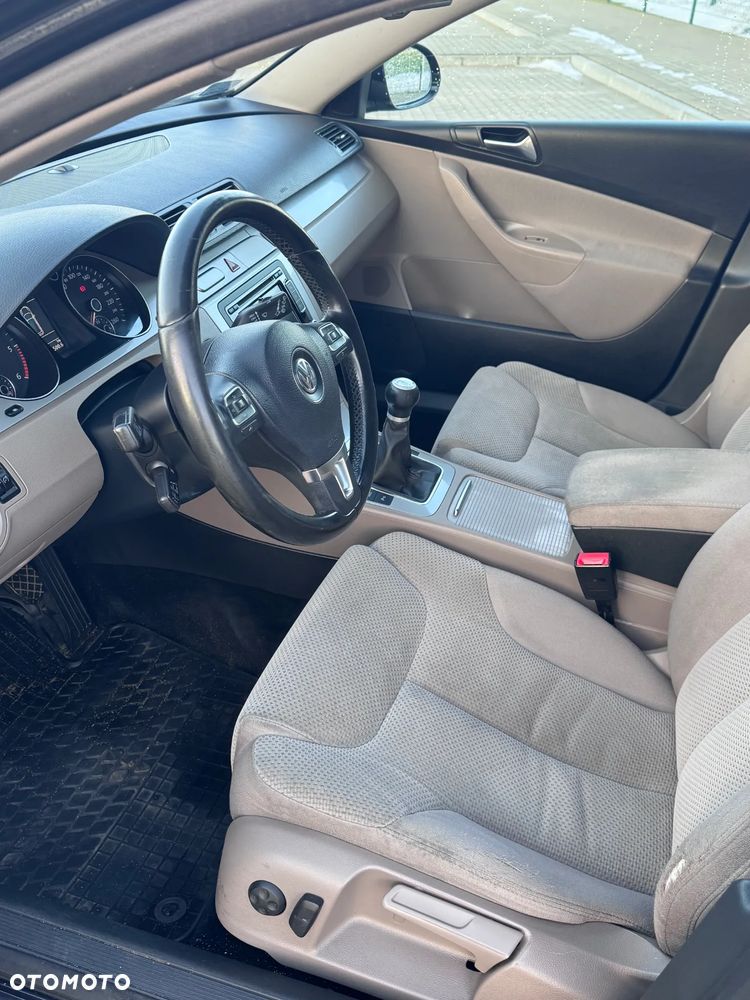 Volkswagen Passat - 9