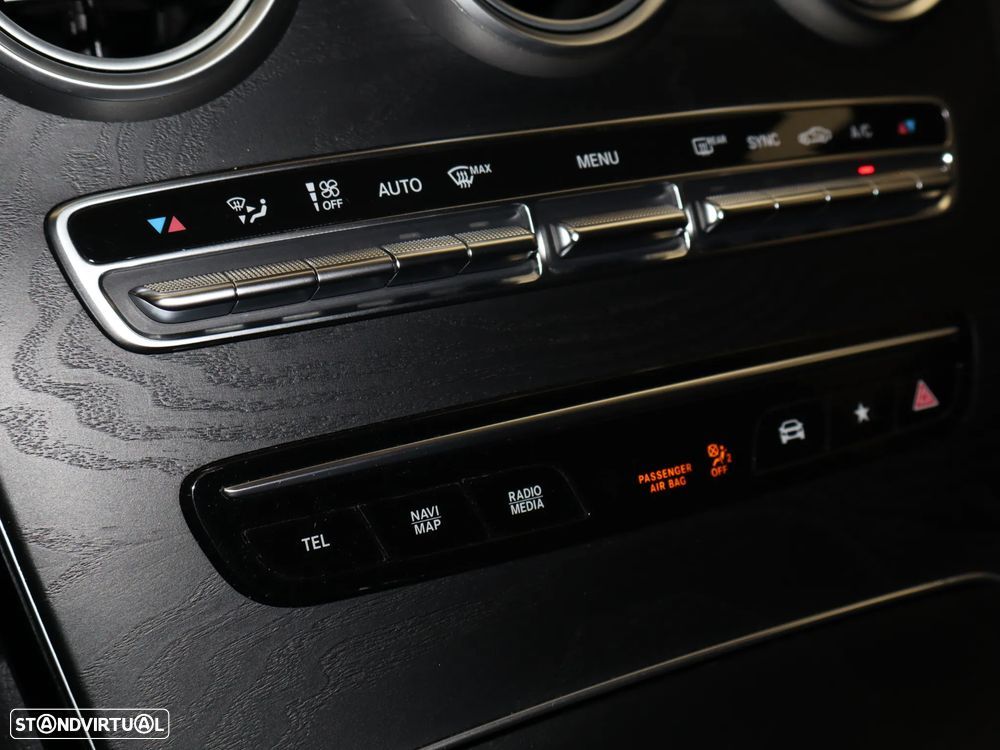 Mercedes-Benz GLC 300 d 4Matic 9G-TRONIC AMG Line - 29