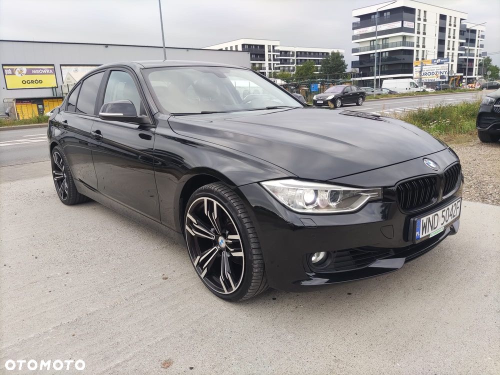 BMW Seria 3 320i Sport Line - 10