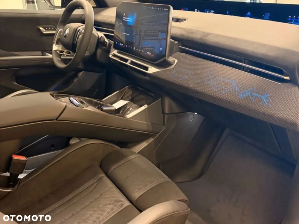 BMW iX3 50 xDrive 113.4kWh - 21