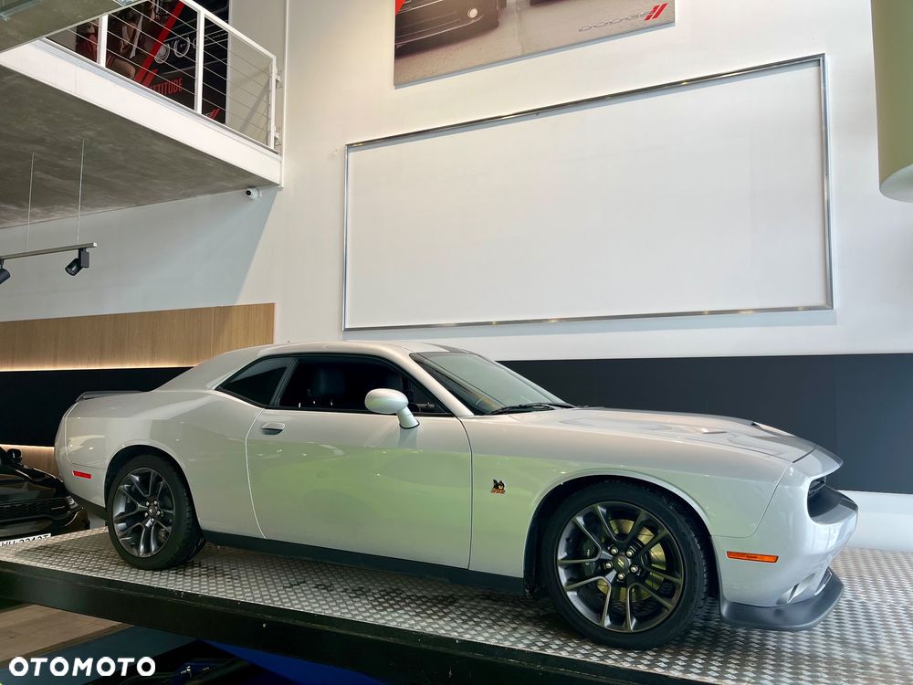 Dodge Challenger 6.4 Scat Pack - 9