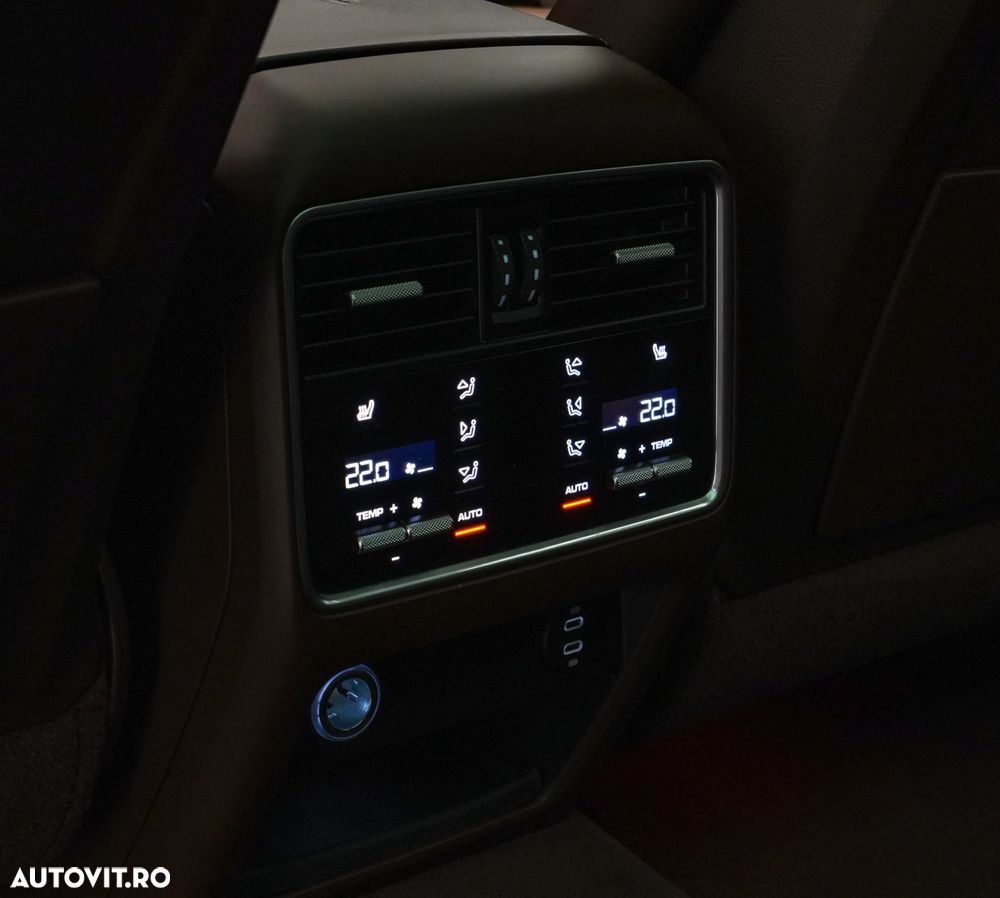 Porsche Cayenne - 24