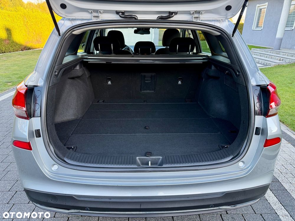 Hyundai i30 1.6 D Comfort - 27