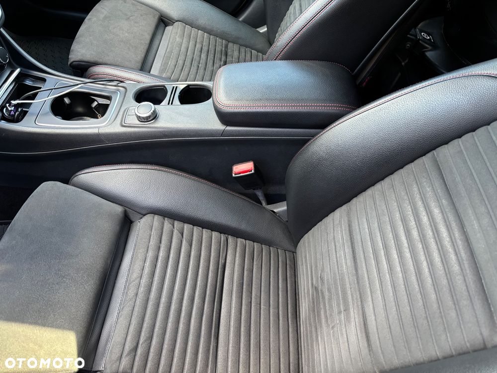 Mercedes-Benz GLA 250 4Matic 7G-DCT AMG Line - 15
