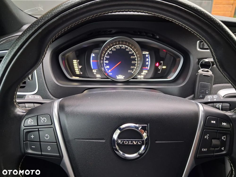 Volvo V40 D3 Drive-E Momentum - 13