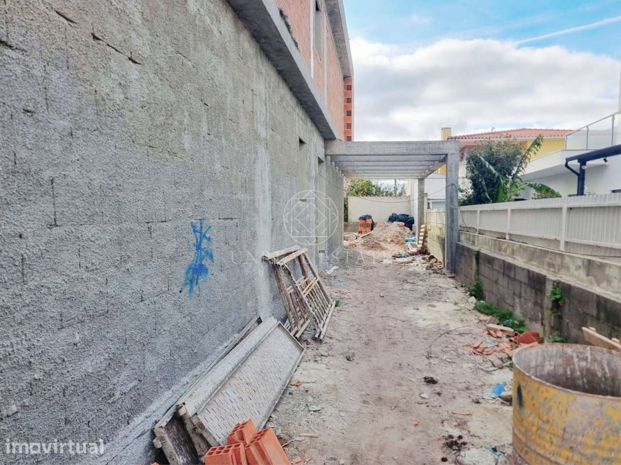 Moradia Geminada T4 Nova com Piscina e 3 Suítes em Redondos | Fernão F - Grande imagem: 5/32