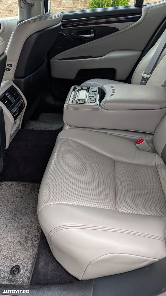 Lexus Seria LS - 11