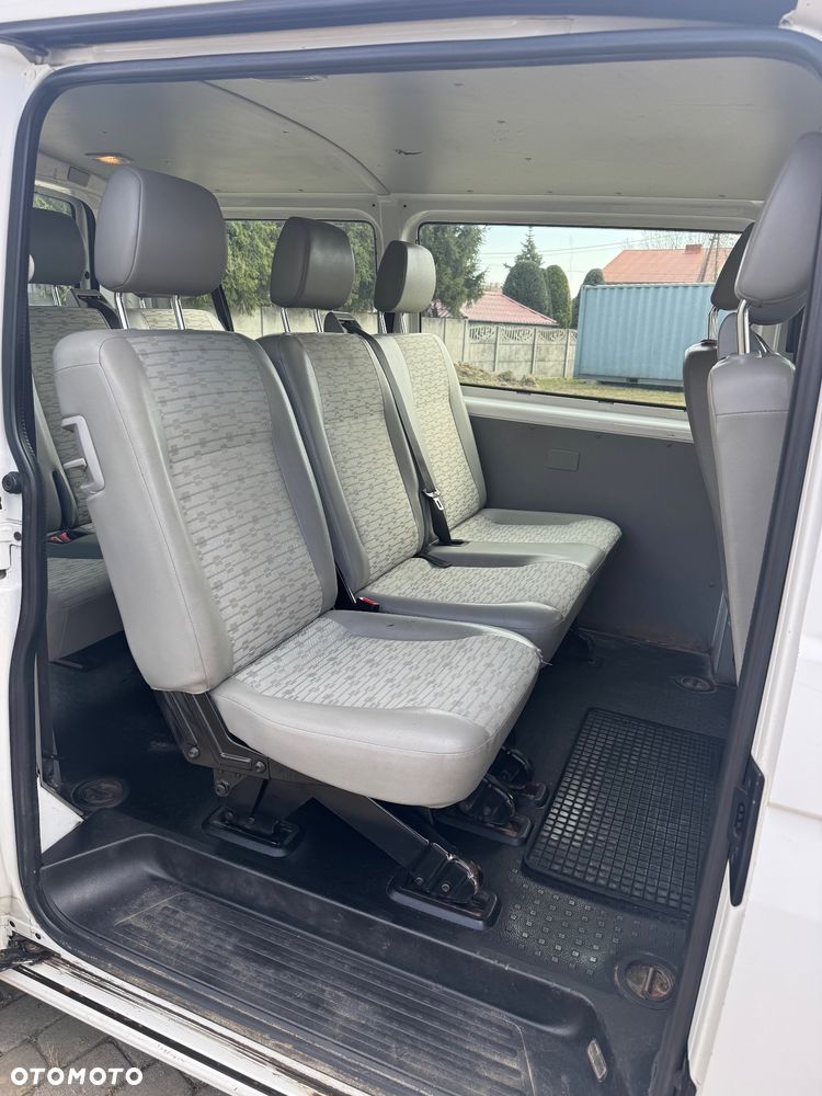 Volkswagen Transporter - 12