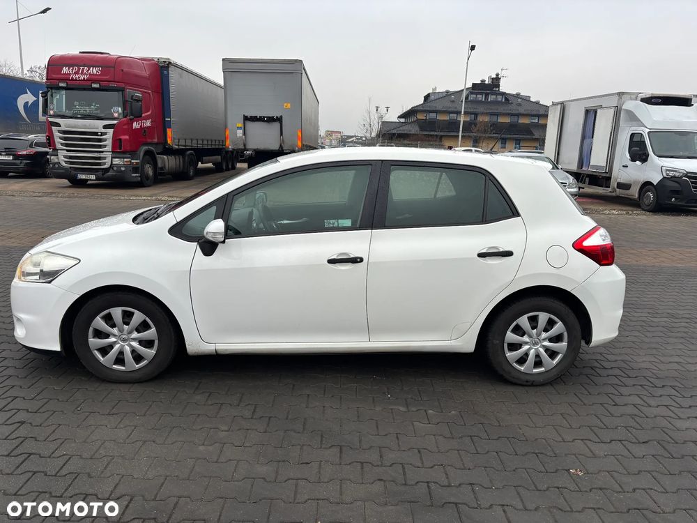 Toyota Auris 1.4 D-4D Luna EU5 - 2