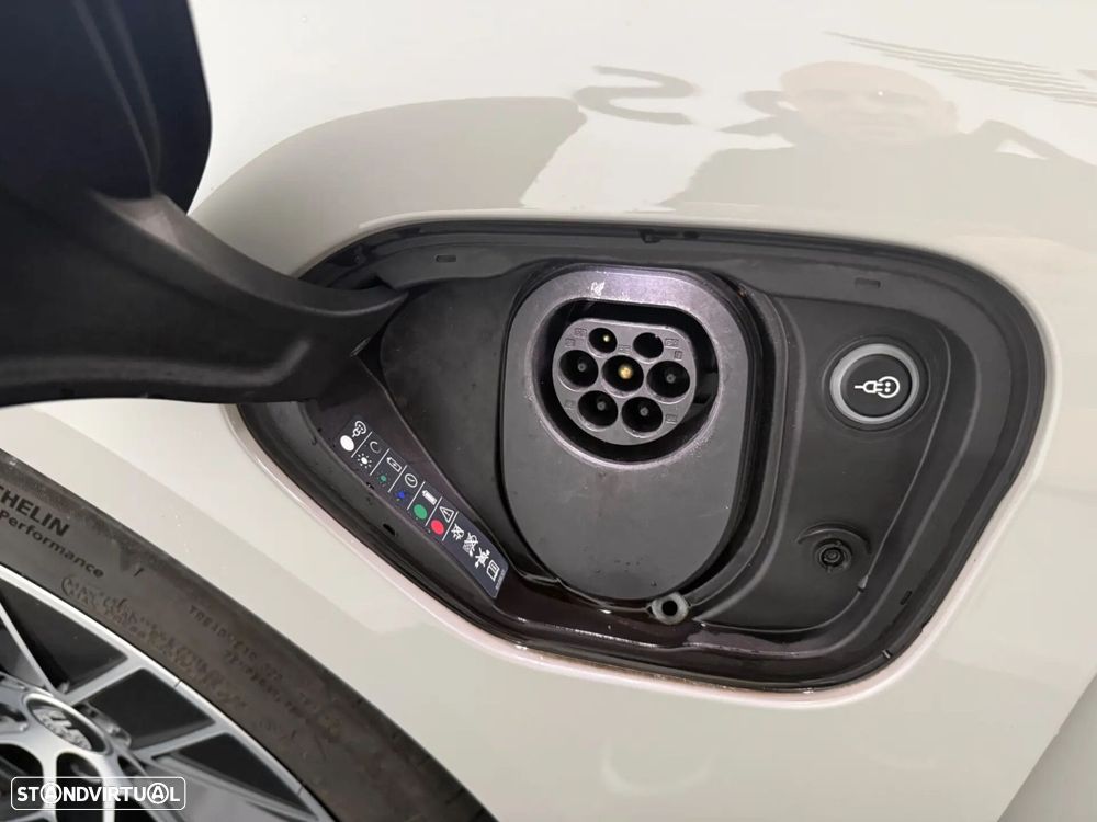 Porsche Taycan Standard - 31