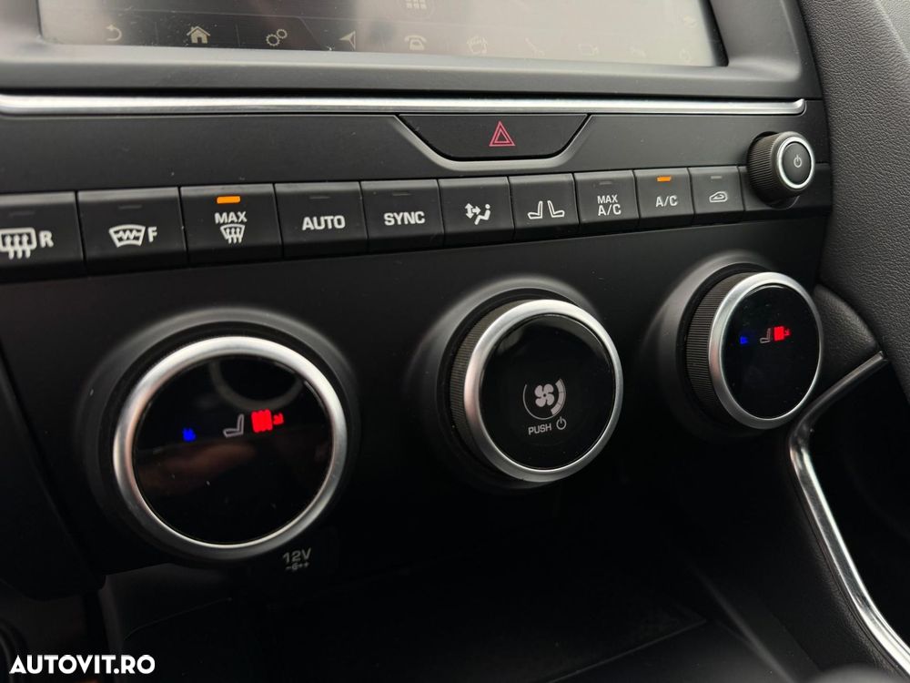 Jaguar E-Pace - 17