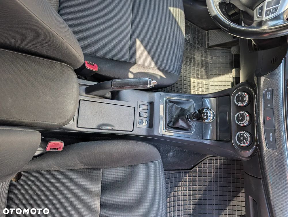 Mitsubishi Lancer 1.8 Intense - 26