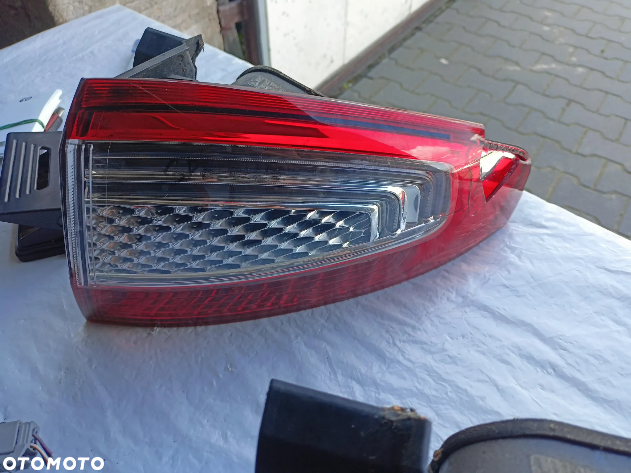 LAMPA TYŁ TYLNA PRAWA MONDEO MK4 LIFT HB - 6