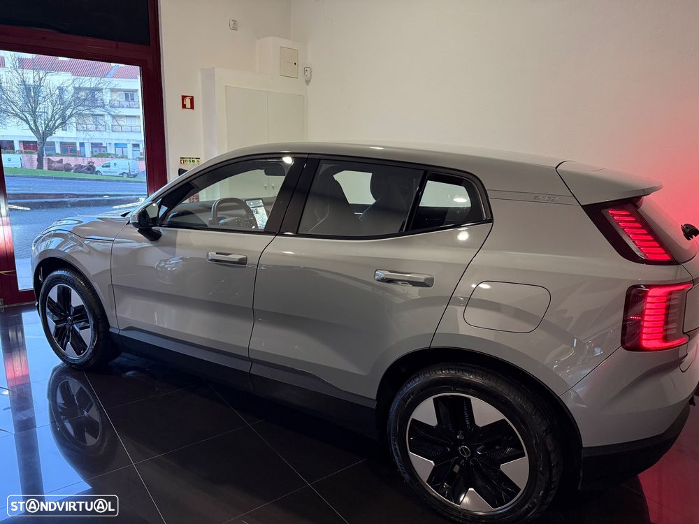 Volvo EX30 69 kWh Single Motor Extended Range Core - 2