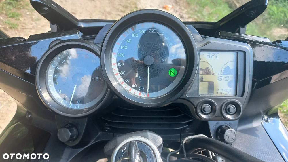 Yamaha FJR - 12