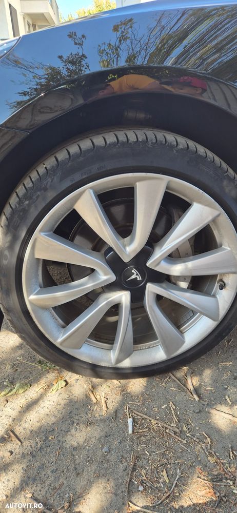 Tesla Model 3 RWD - 8