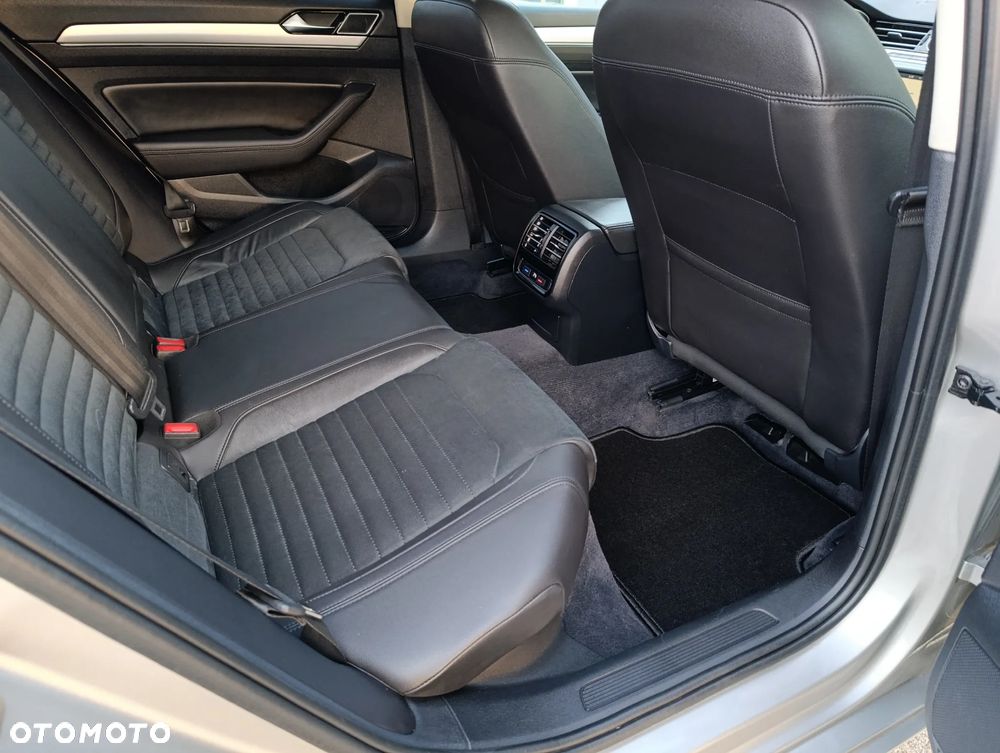 Volkswagen Passat 2.0 TDI (BlueMotion Technology) Comfortline - 15