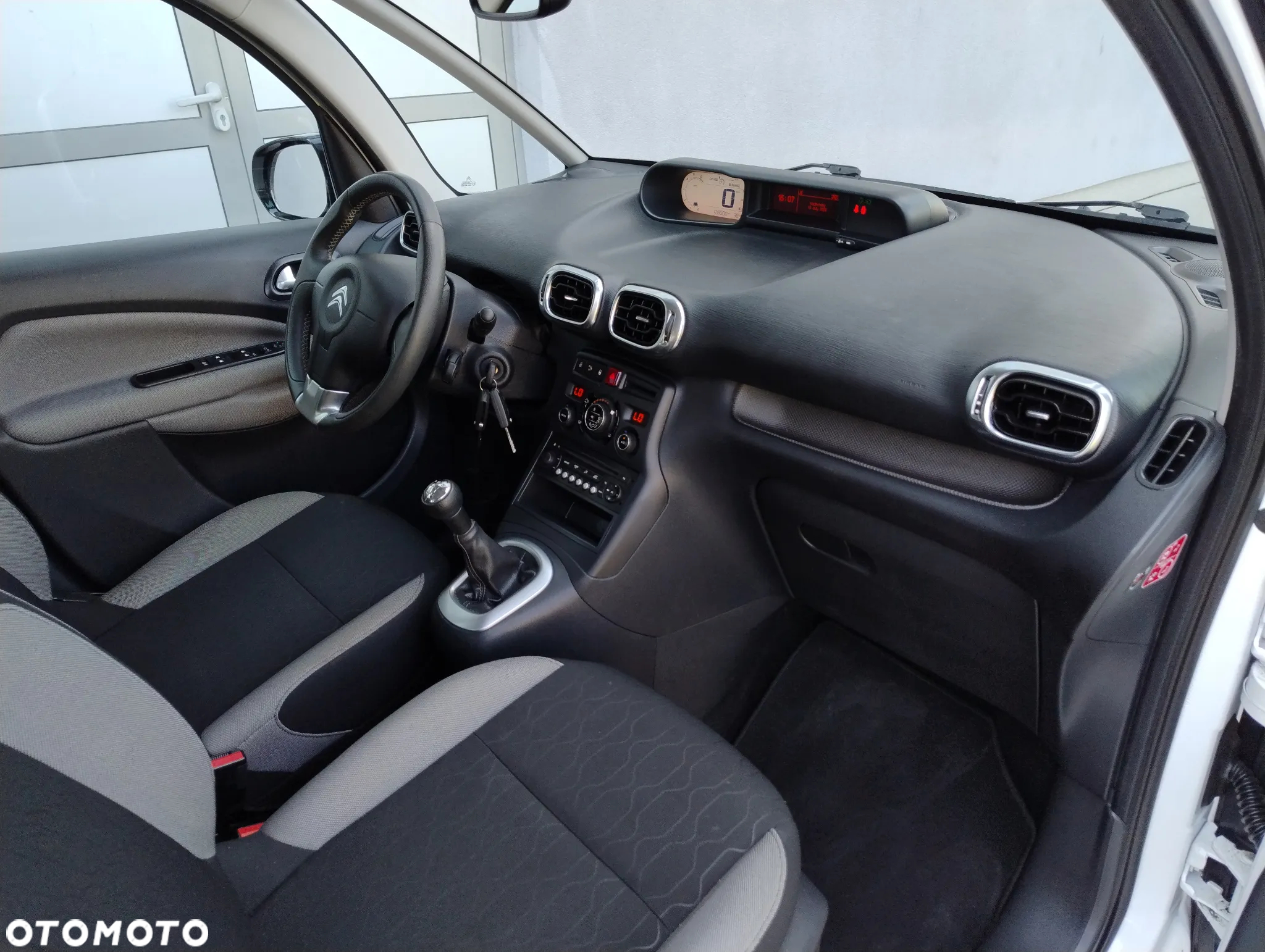 Citroën C3 Picasso 1.4i Exclusive - 10