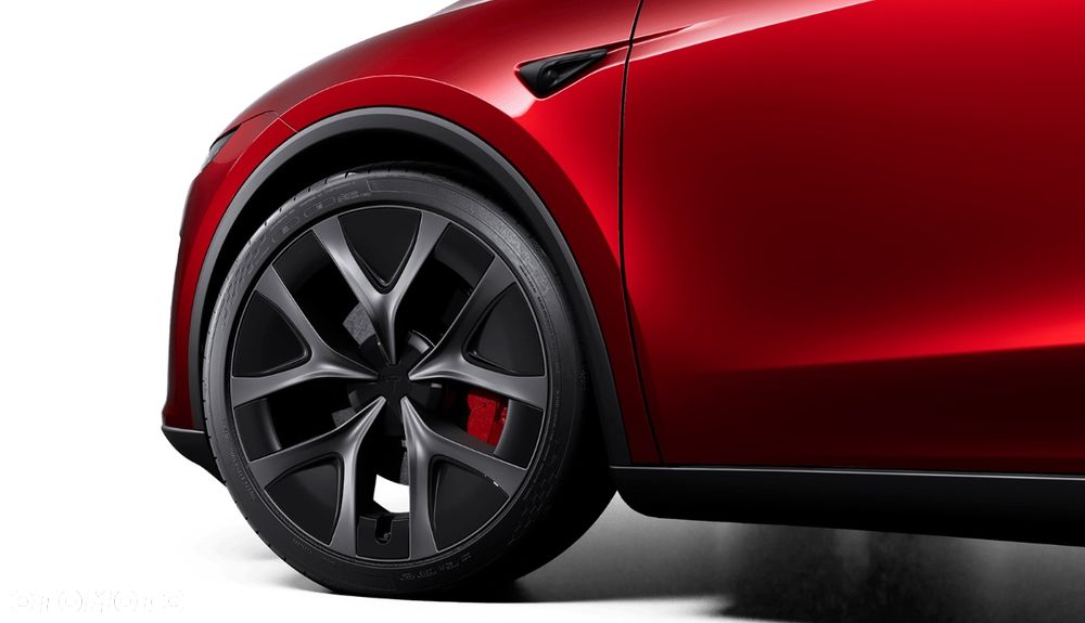 Tesla Model Y Performance Dual Motor AWD - 7