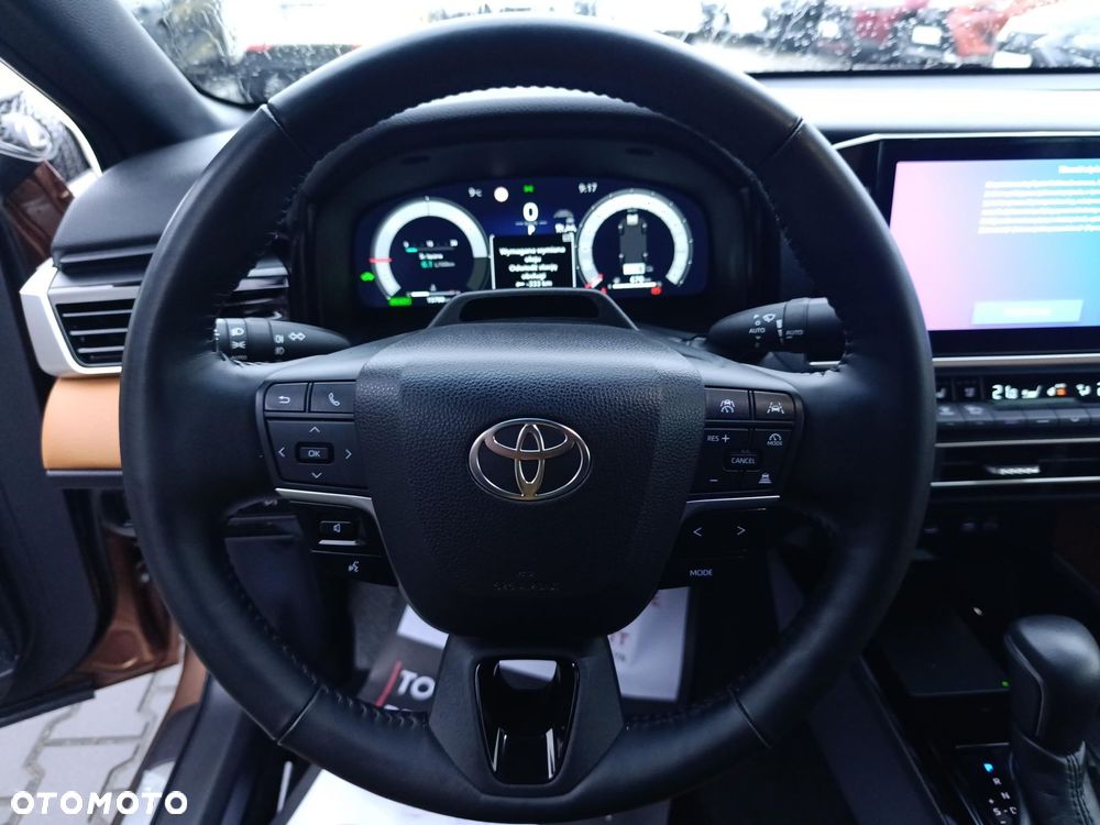 Toyota Camry - 23
