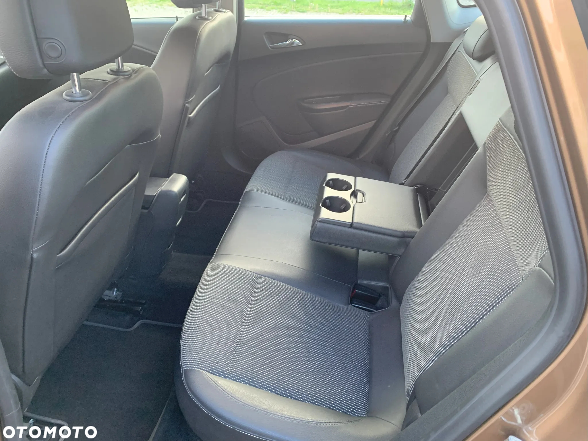 Opel Astra IV 1.6 CDTI Executive - 19