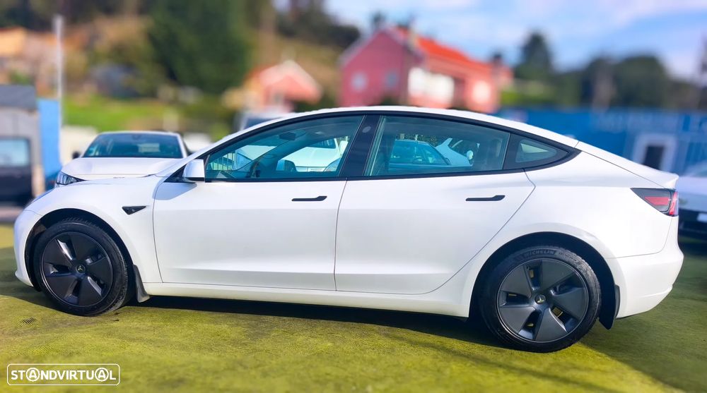 Tesla Model 3 Standard Range Plus RWD - 3